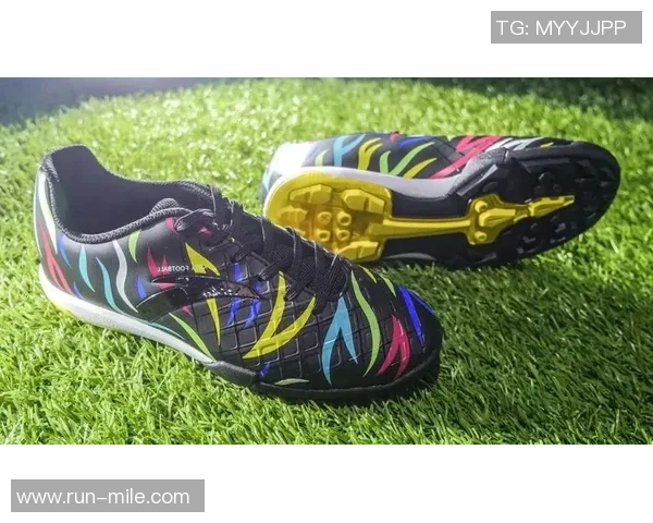 小将足球鞋助力年轻球员梦想成真，提升竞技表现与舒适体验